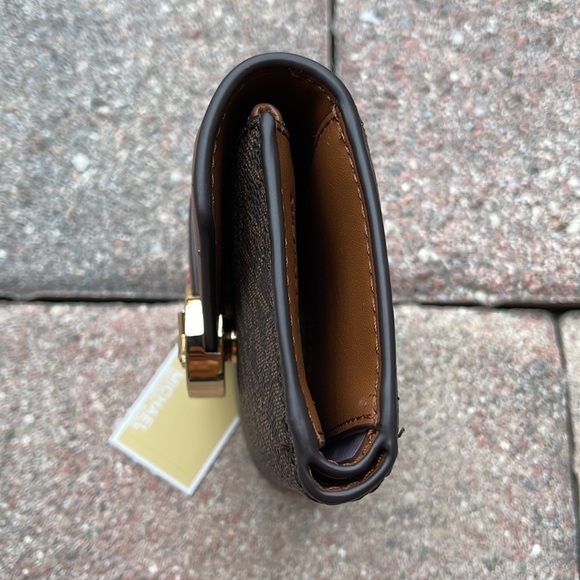 MICHAEL KORS CARMEN MEDIUM LOGO AND FAUX LEATHER WALLET BROWN - Picture 8 of 16